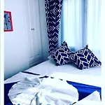 Lacivert Hotel *