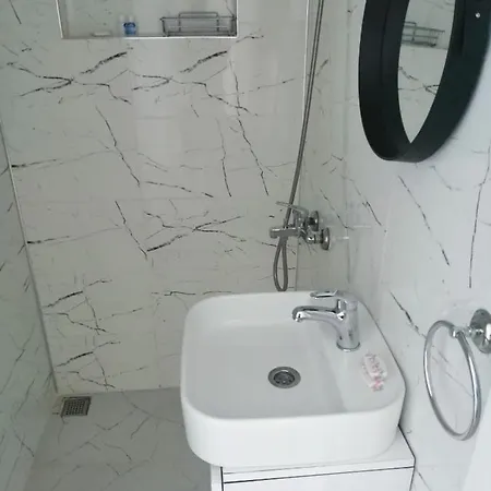 Lacivert Hotel *