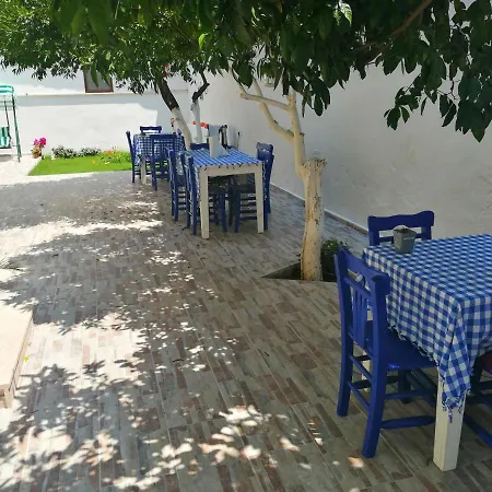 Lacivert Hotel *