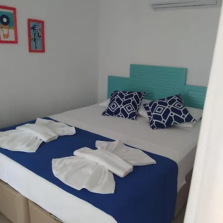 Lacivert Hotel