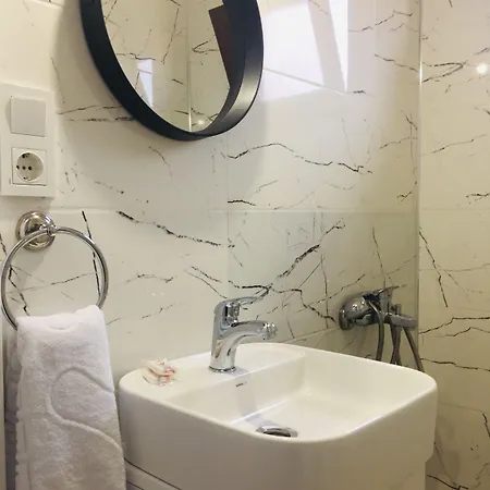 Lacivert Hotel *