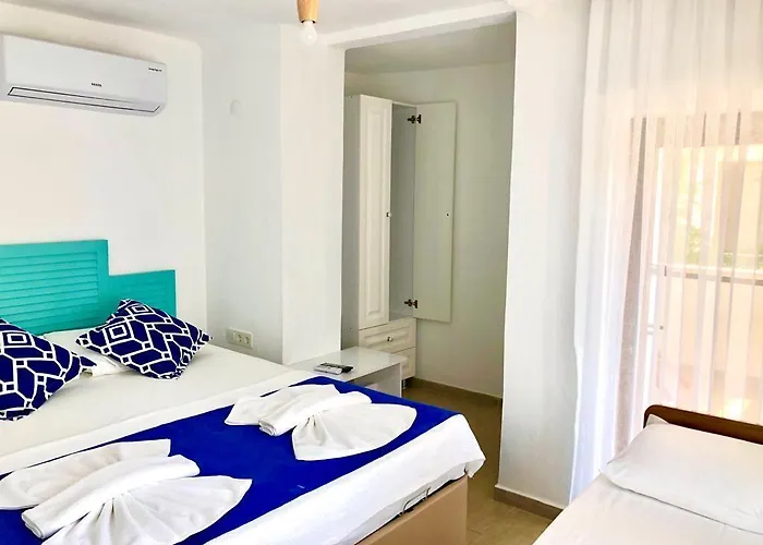 Lacivert Akyaka (Mugla)