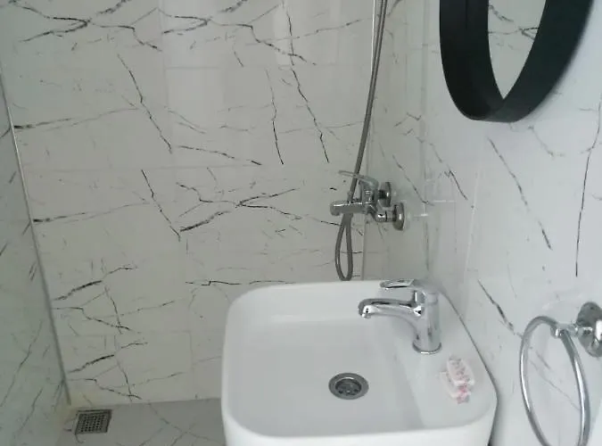 Lacivert Szálloda *